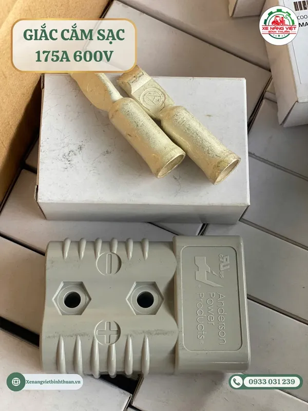 Giắc cắm sạc xe nâng 175A 600V