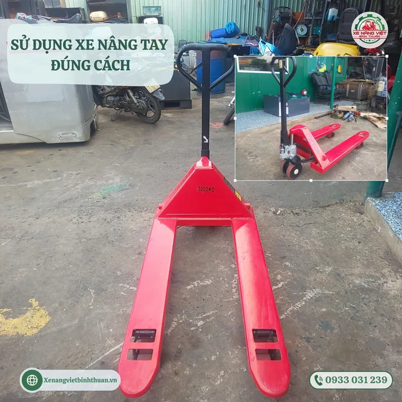 Nên đẩy xe nâng tay thấp đúng tư thế để tránh bị đau lưng Sử dụng xe nâng tay đúng cách