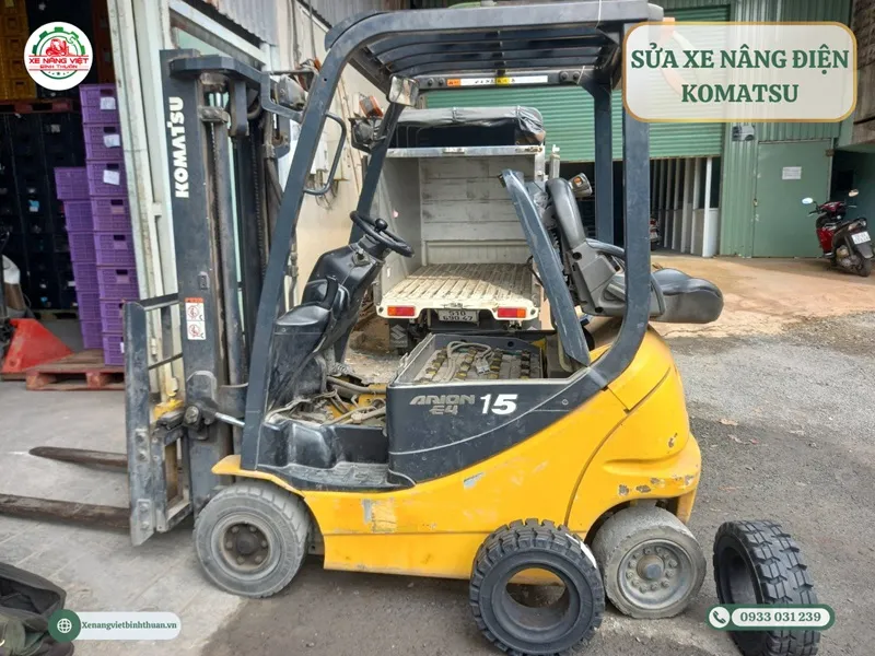Bánh xe nâng điện Komatsu