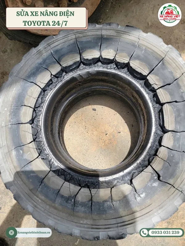 Sua xe nang dien Toyota