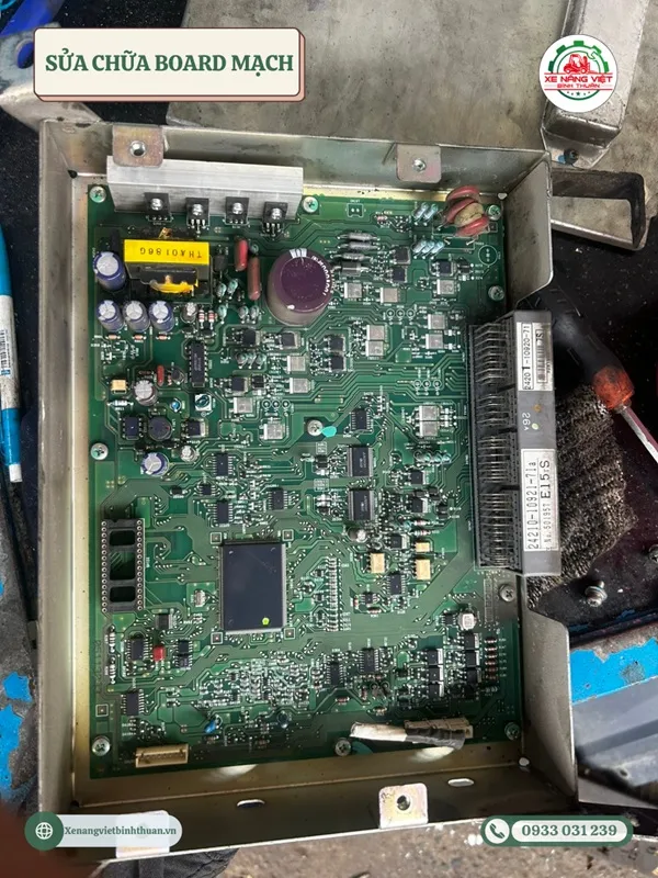 Sua chua board mach