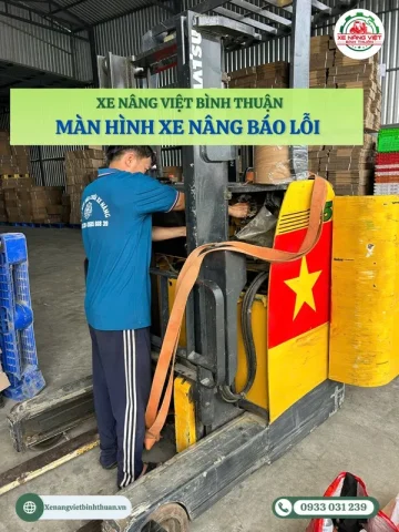 man hinh xe nang bao loi